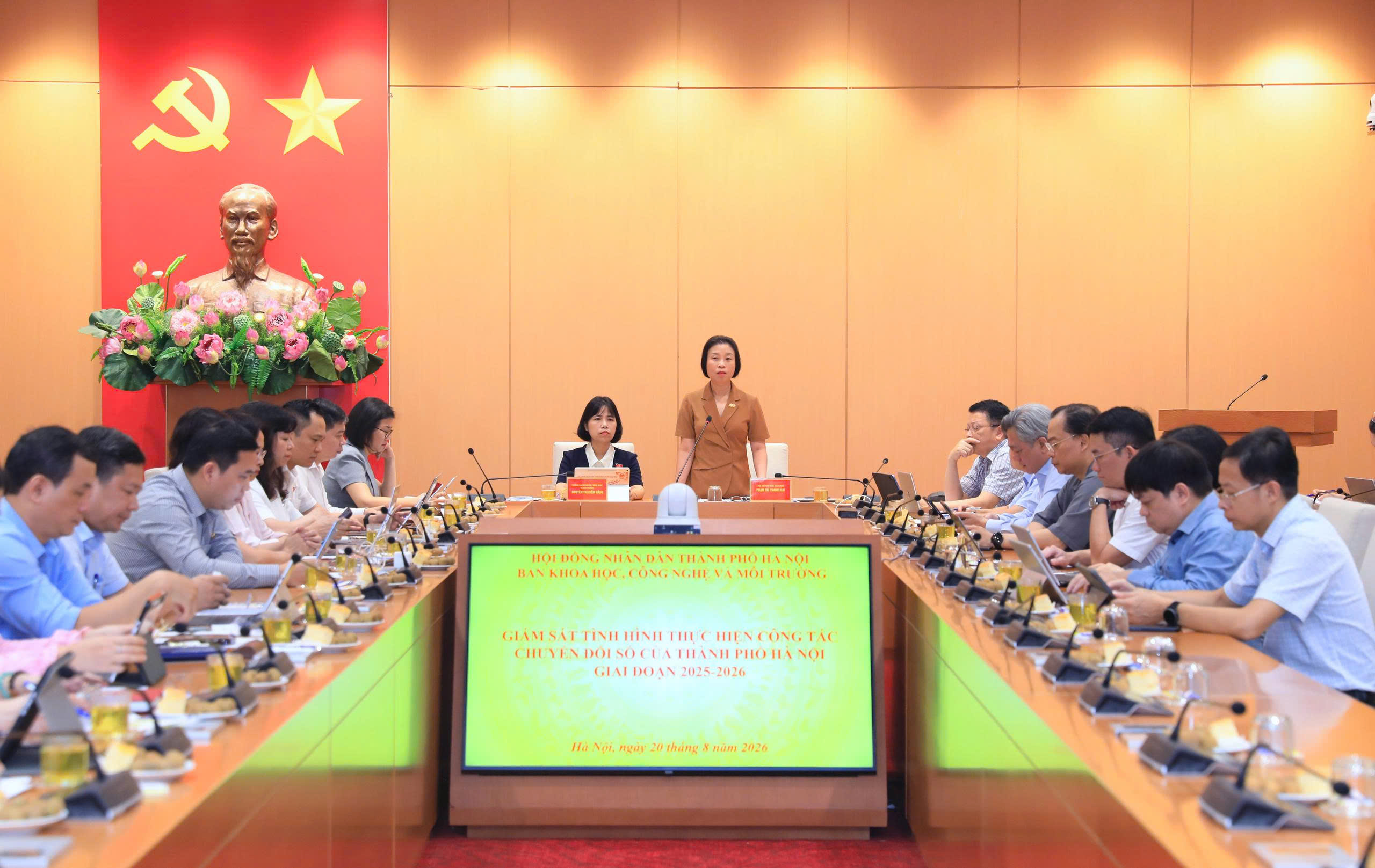 Hà Nội đẩy mạnh chuyển đổi số, hướng tới hiệu quả thực chất và đồng bộ