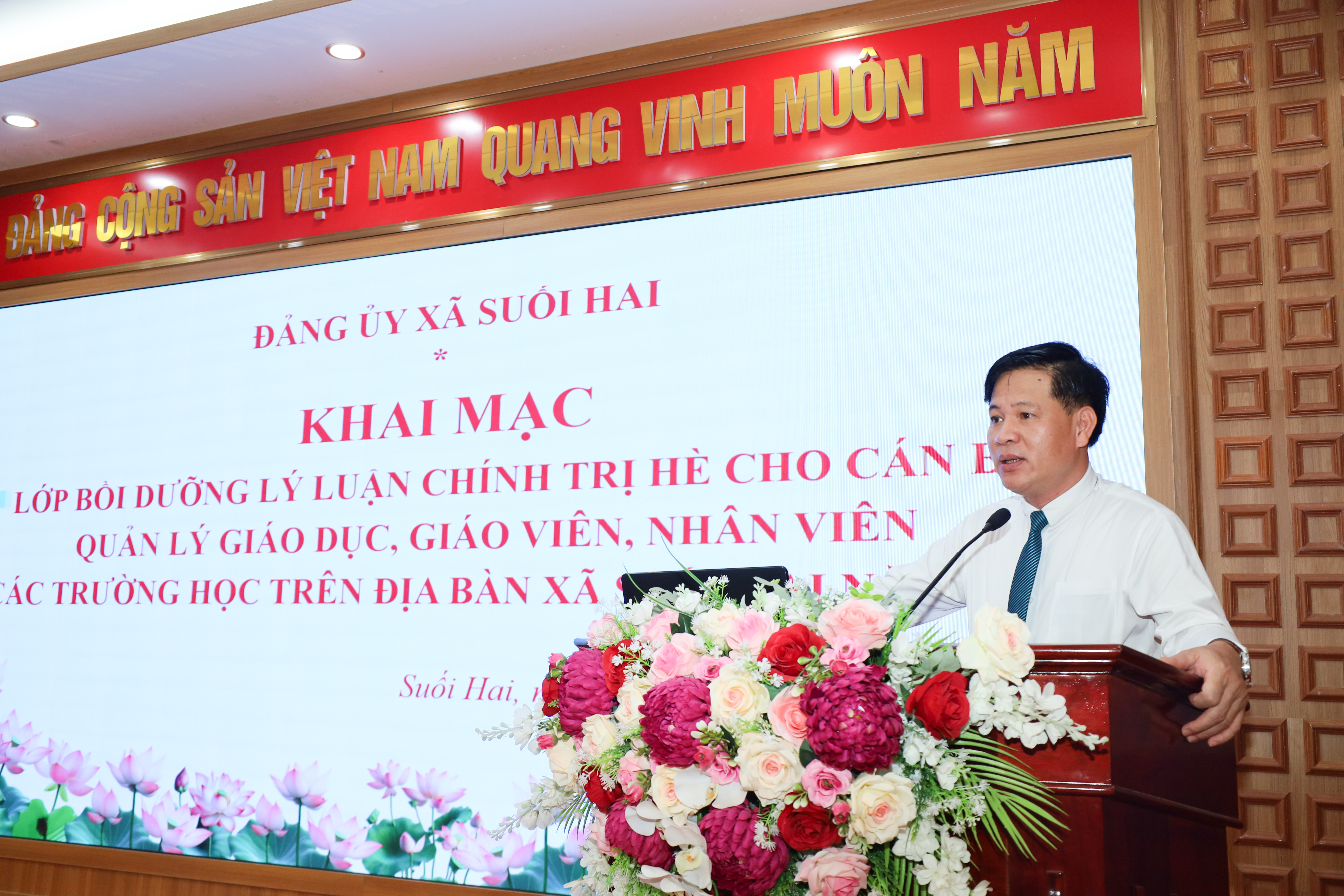 Xã Suối Hai nâng cao bản lĩnh chính trị, trách nhiệm nghề nghiệp cho 670 cán bộ, nhà giáo