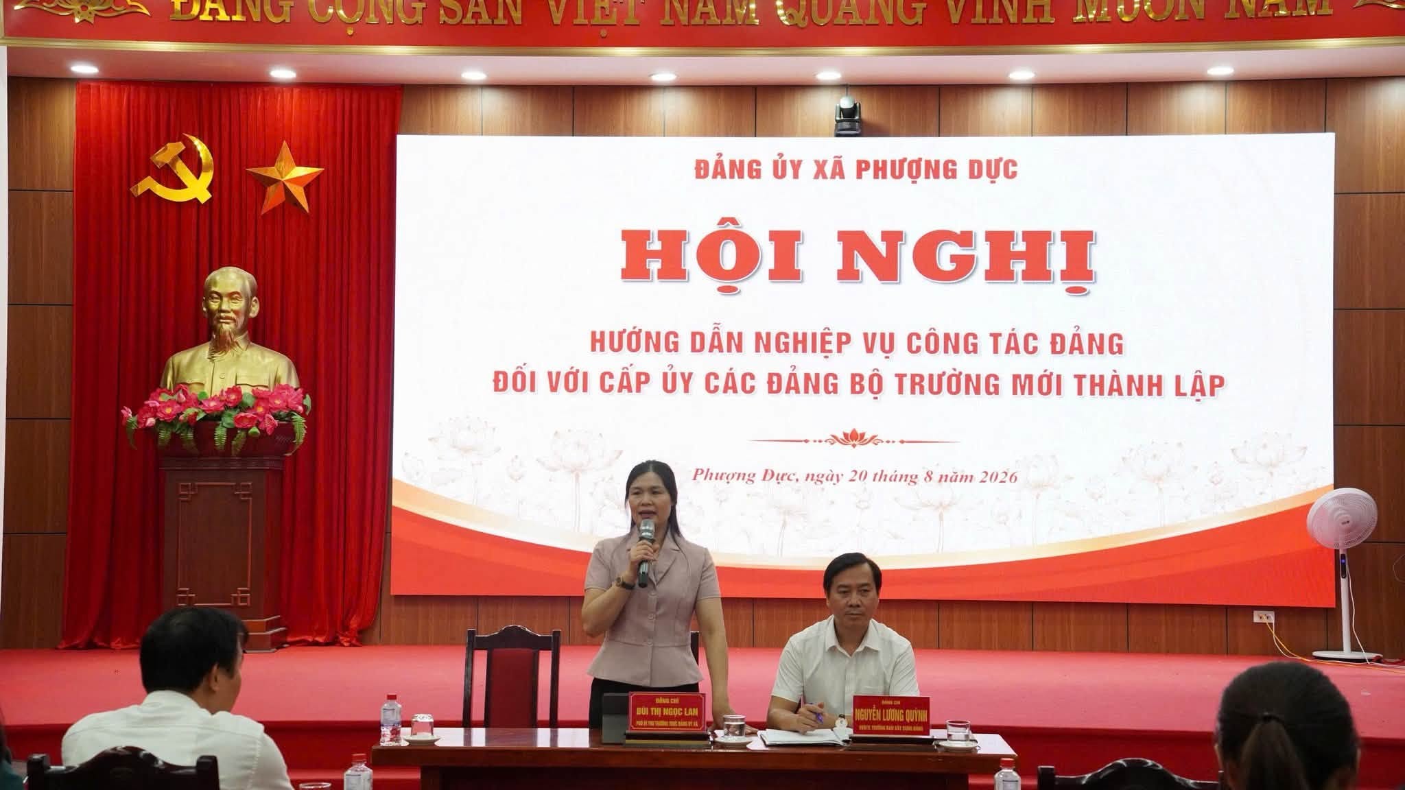 Đảng ủy xã Phượng Dực tập trung tháo gỡ vướng mắc nghiệp vụ cho các Đảng bộ trường học sau sáp nhập
