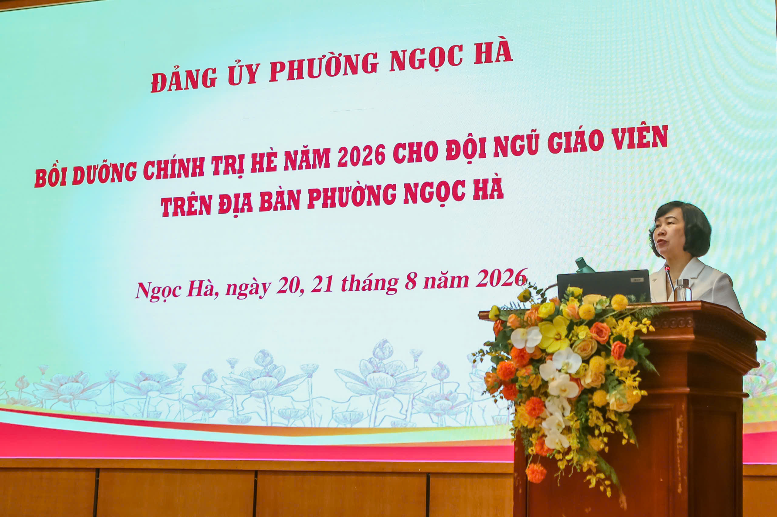 Phường Ngọc Hà bồi dưỡng lý luận chính trị hè cho gần 1.200 cán bộ, giáo viên