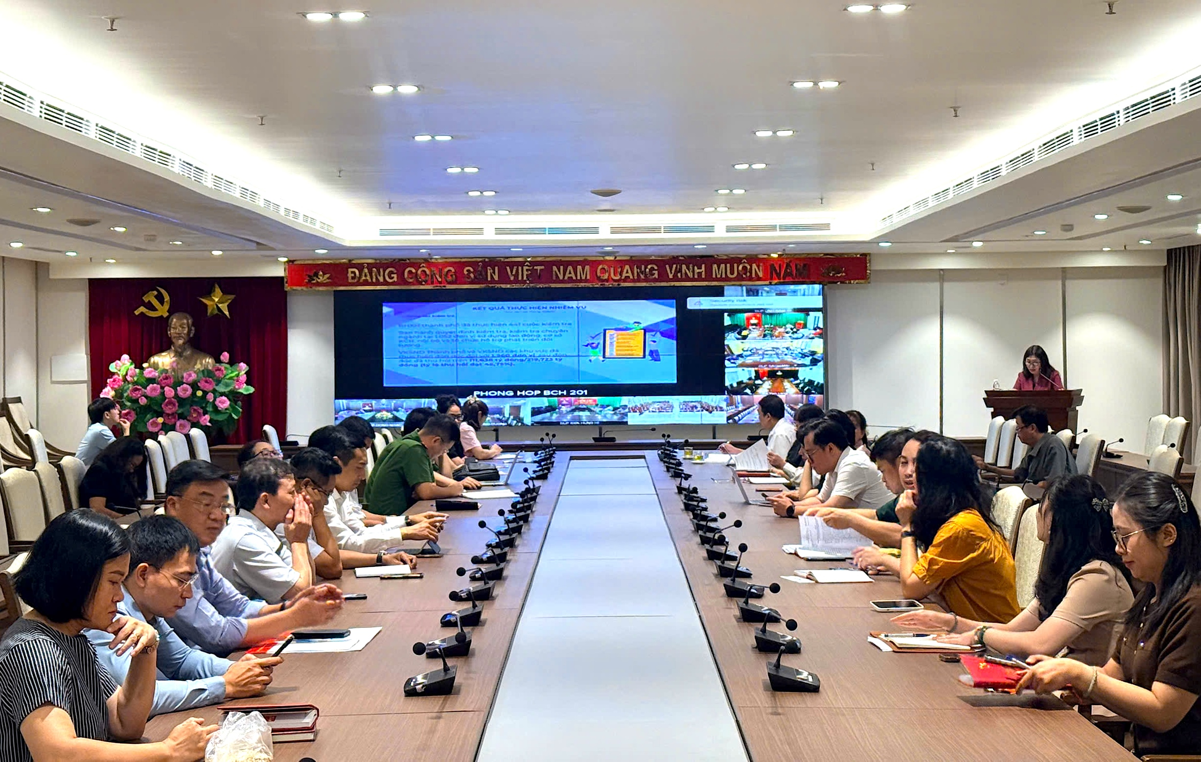 Hội nghị Báo cáo viên thành phố tháng 8-2026