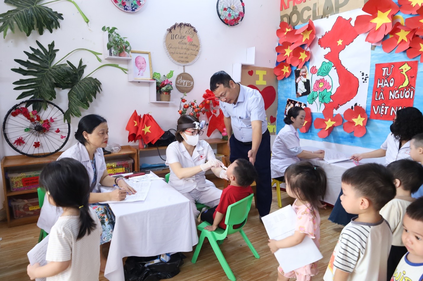 Phường Khương Đình triển khai khám sức khỏe miễn phí cho hơn 25.000 trẻ em, học sinh