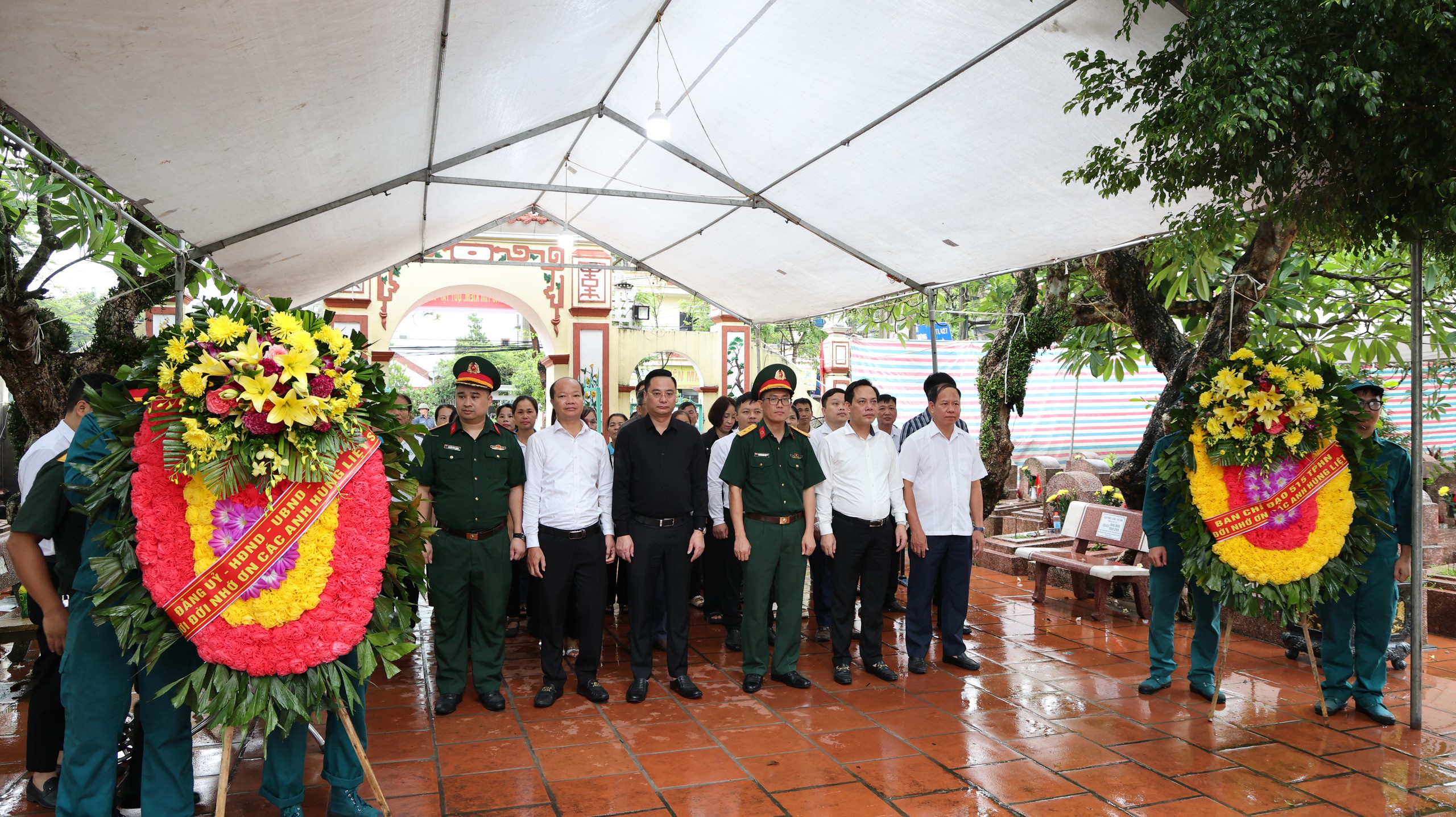 Xã Tam Hưng triển khai lấy mẫu 68 mộ liệt sĩ chưa xác định thông tin