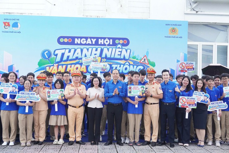 Xã Bát Tràng lan tỏa văn hóa giao thông trong tuổi trẻ Thủ đô