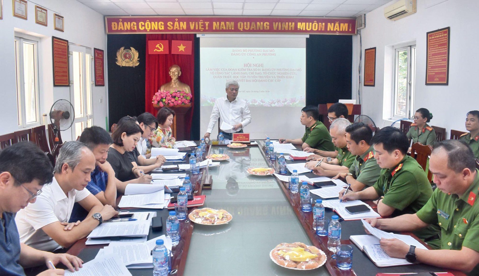 Phường Đại Mỗ kiểm tra việc đưa nghị quyết của Đảng vào thực tiễn tại Công an phường