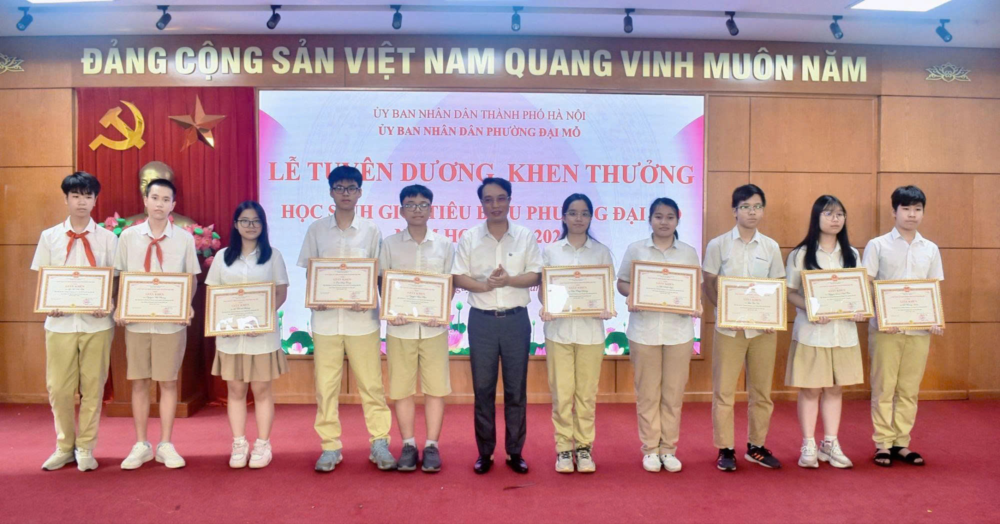 Phường Đại Mỗ tuyên dương 74 học sinh tiêu biểu, lan tỏa khát vọng chinh phục tri thức