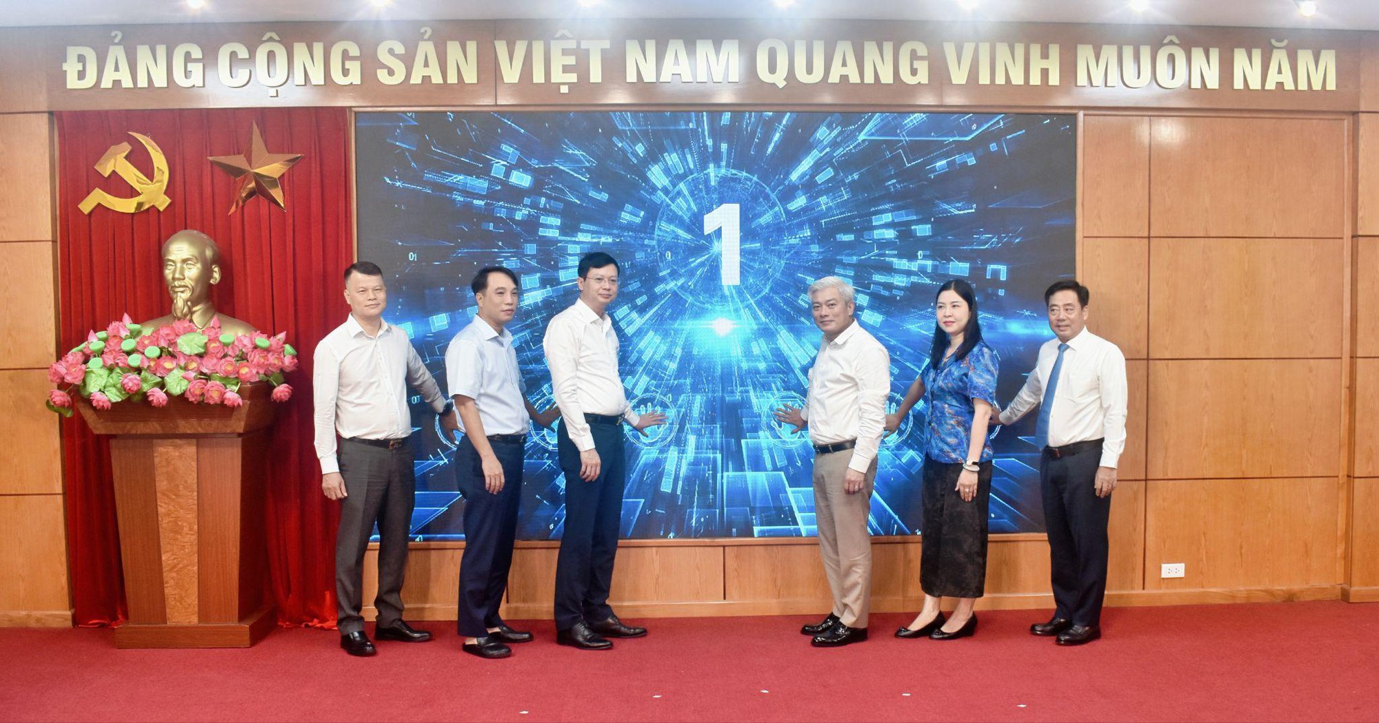 Phường Đại Mỗ đưa tuyển sinh đầu cấp lên không gian số, đồng hành cùng phụ huynh từ tra cứu đến đăng ký