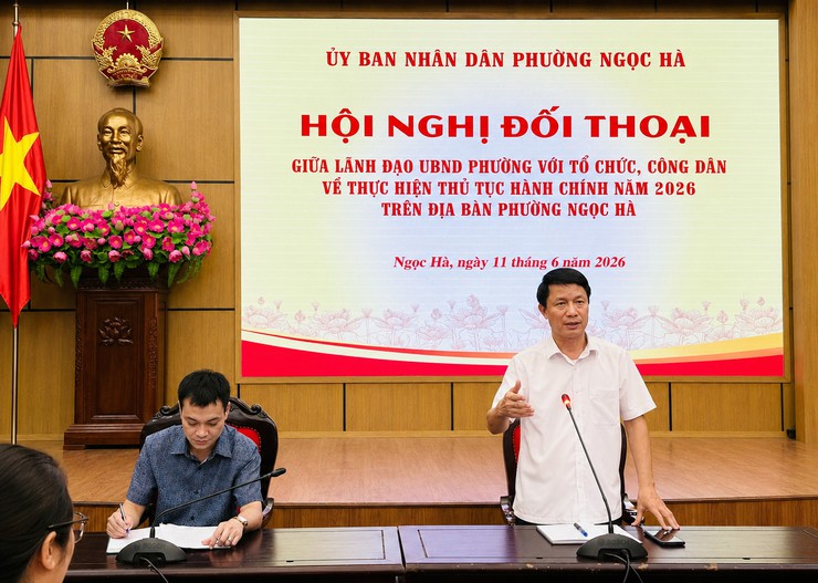Phường Ngọc Hà đối thoại với người dân, tháo gỡ vướng mắc trong giải quyết thủ tục hành chính