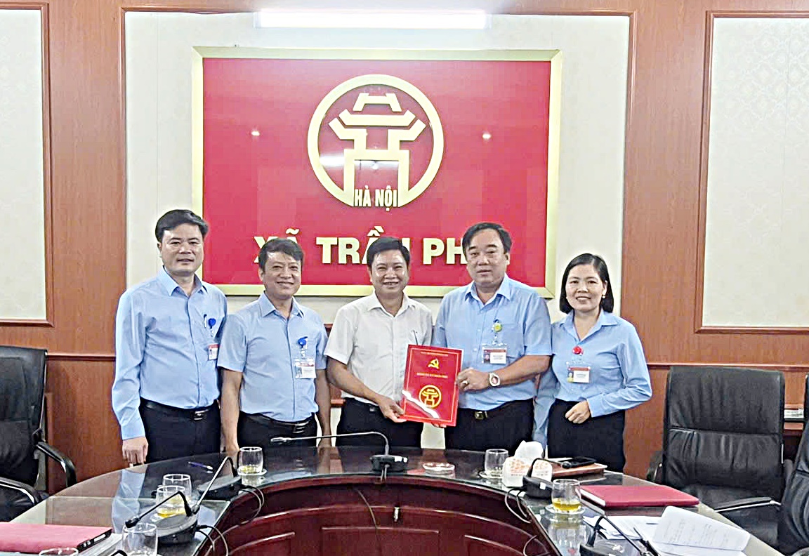 Xã Trần Phú chuyển giao nhiệm vụ tham mưu về công tác dân vận, bảo đảm công việc thông suốt từ cơ sở