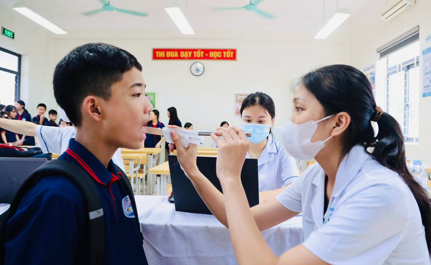 Xã Quang Minh tổ chức khám sàng lọc sức khỏe cho học sinh: Tăng cường quản lý, chăm sóc sức khỏe học đường
