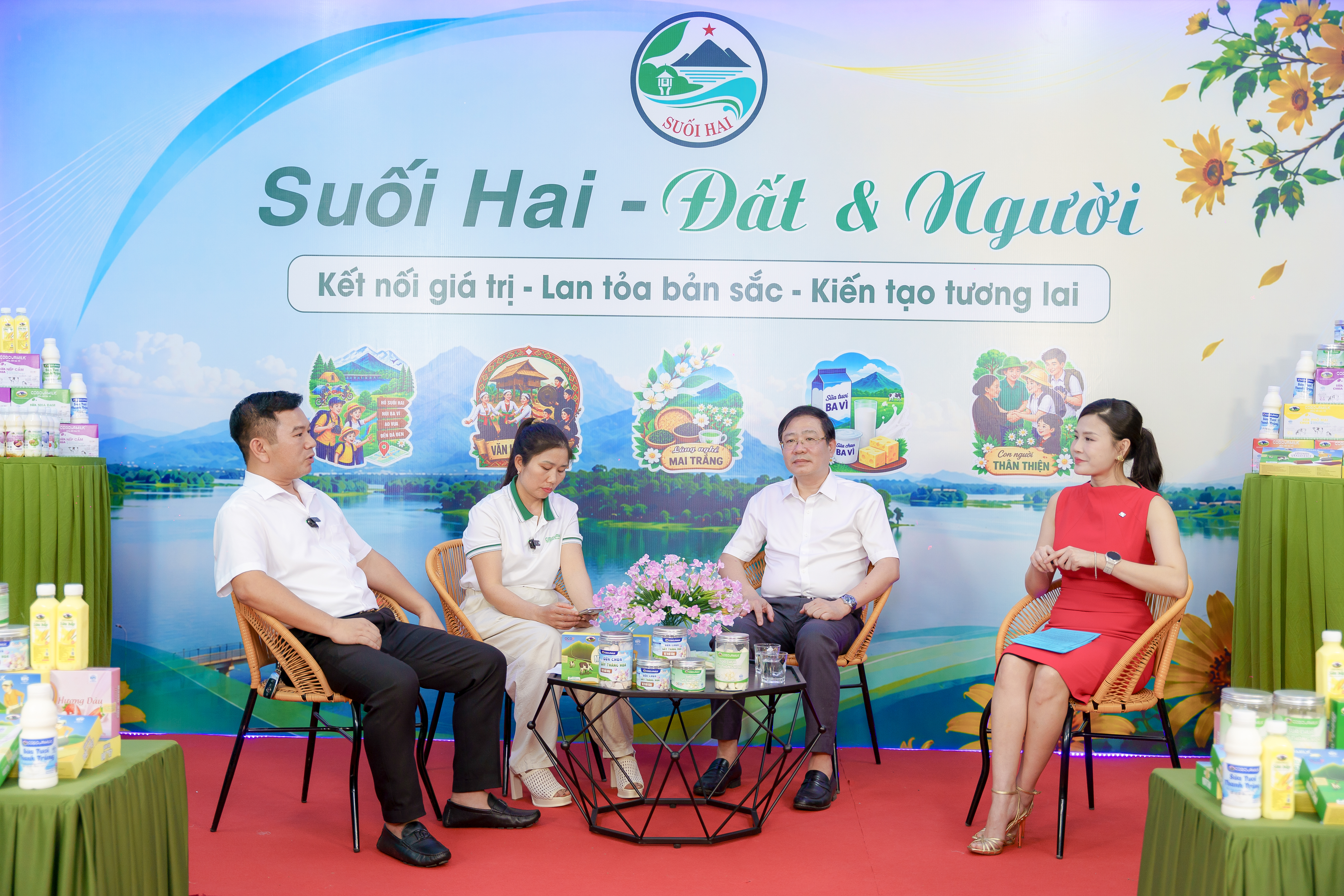 Xã Suối Hai mở không gian số quảng bá sản phẩm của địa phương, phiên livestream đầu tiên hút hơn 50 nghìn lượt xem