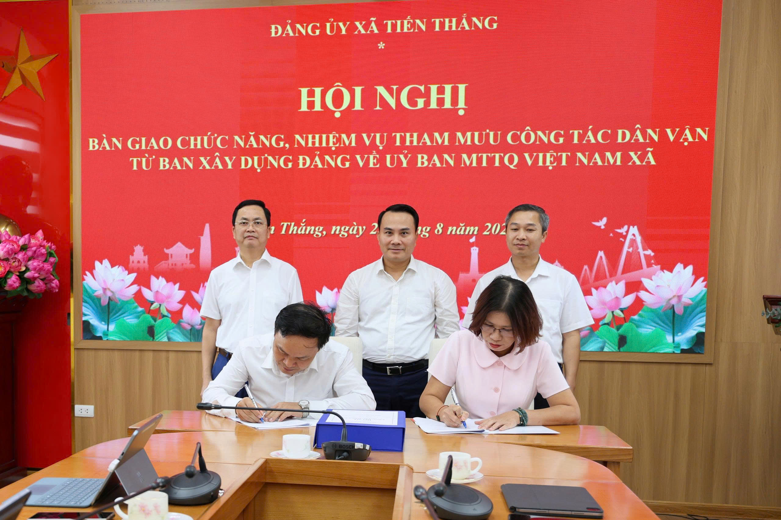 Xã Tiến Thắng chuyển giao nhiệm vụ tham mưu công tác dân vận, bảo đảm không gián đoạn từ cơ sở