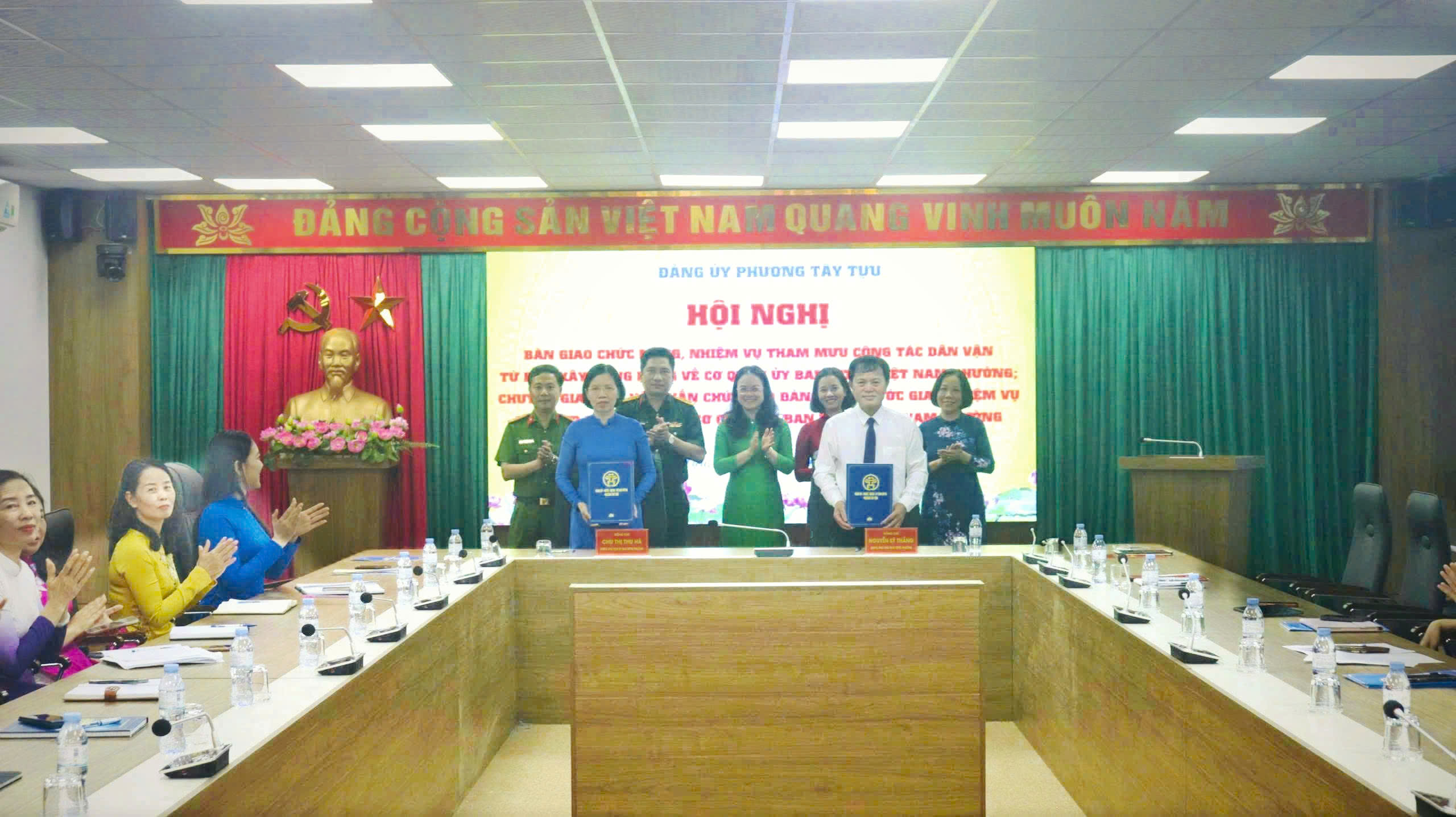 Phường Tây Tựu: Bàn giao nhiệm vụ tham mưu công tác Dân vận về Cơ quan Ủy ban MTTQ Việt Nam phường 