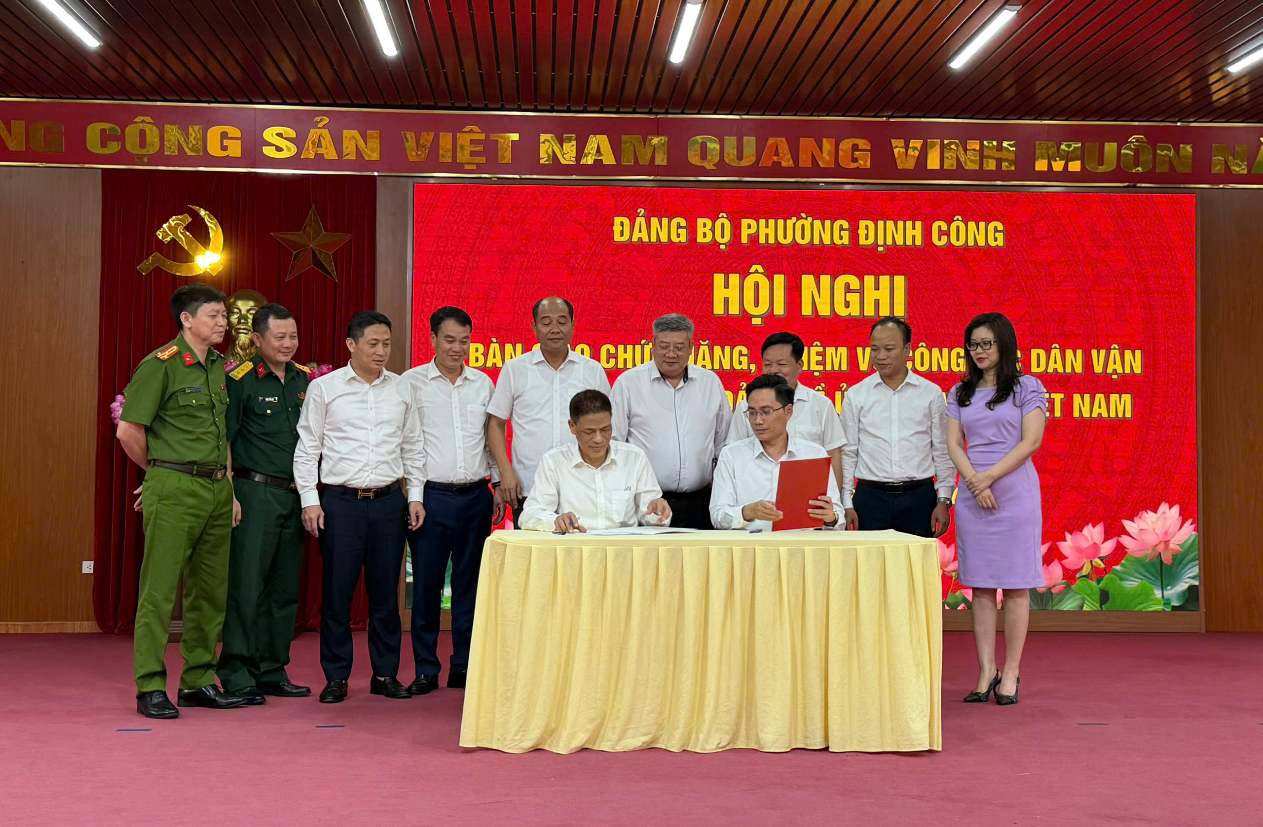 Phường Định Công bàn giao chức năng tham mưu công tác dân vận, bảo đảm công việc thông suốt từ cơ sở