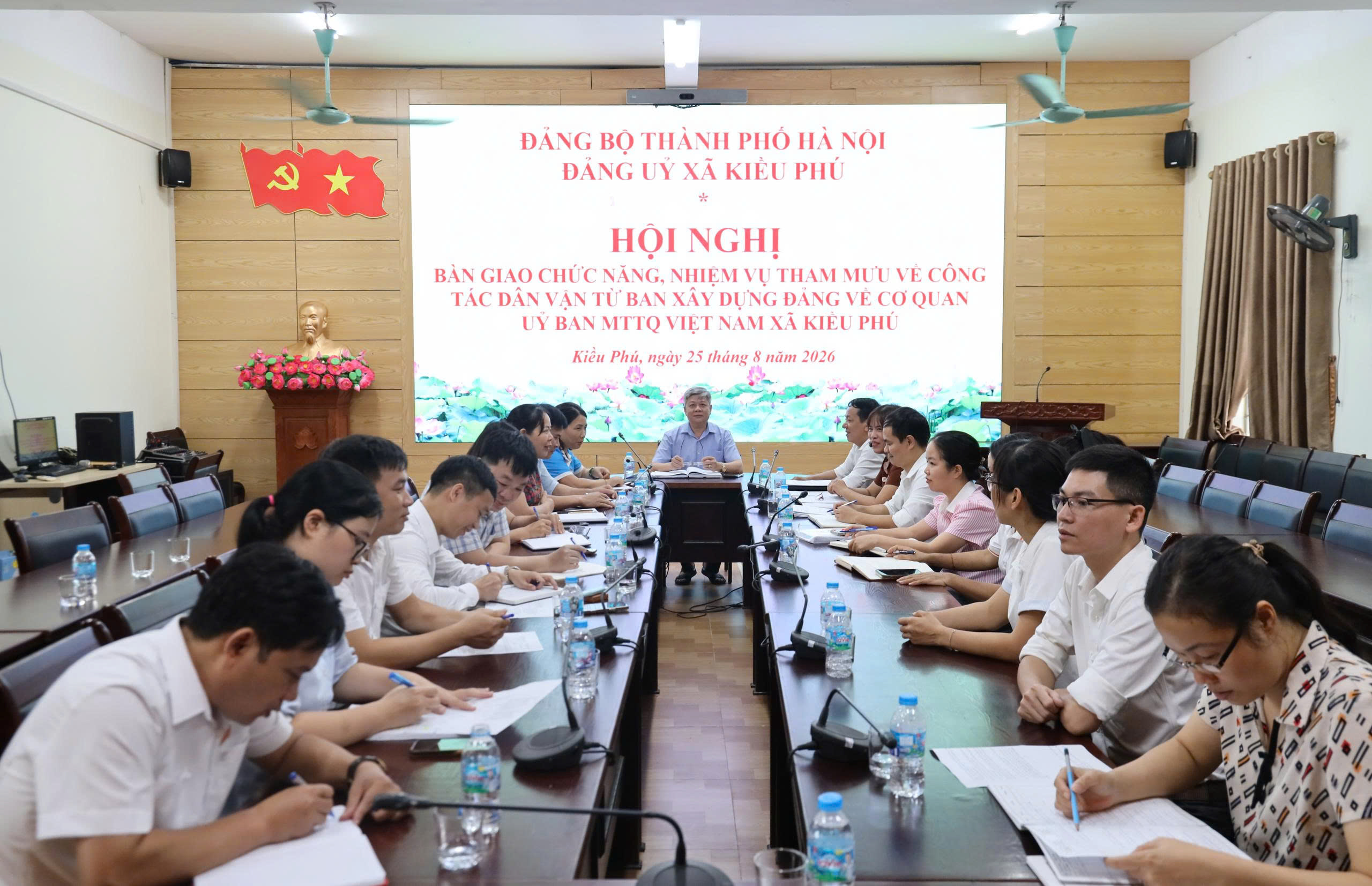Xã Kiều Phú chuyển giao nhiệm vụ dân vận, bảo đảm công việc thông suốt từ cơ sở