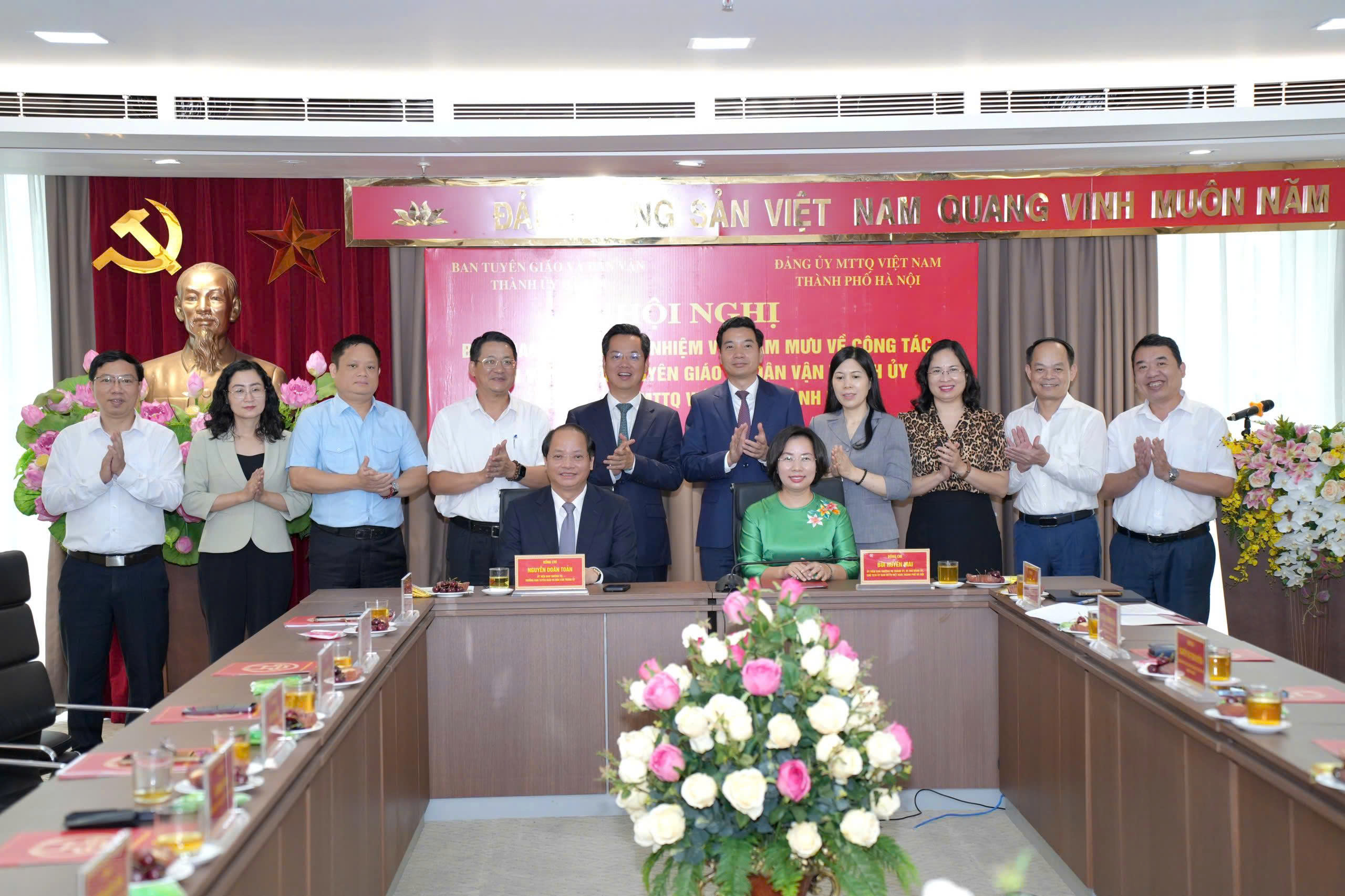 Bàn giao chức năng, nhiệm vụ tham mưu về công tác dân vận từ Ban Tuyên giáo và Dân vận Thành ủy Hà Nội sang Đảng ủy MTTQ Việt Nam thành phố