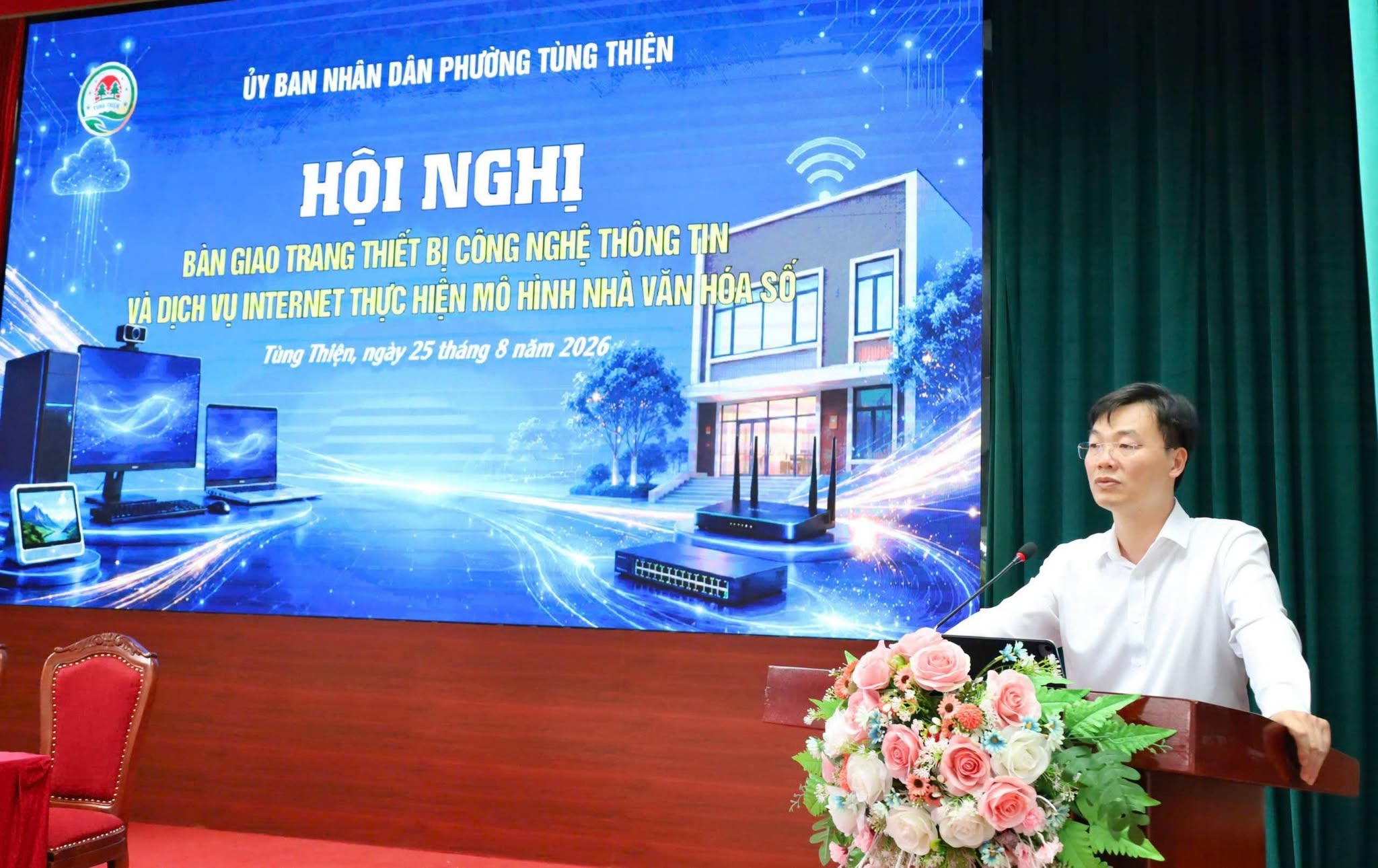 Phường Tùng Thiện đưa “Nhà văn hóa số” đến 12 tổ dân phố