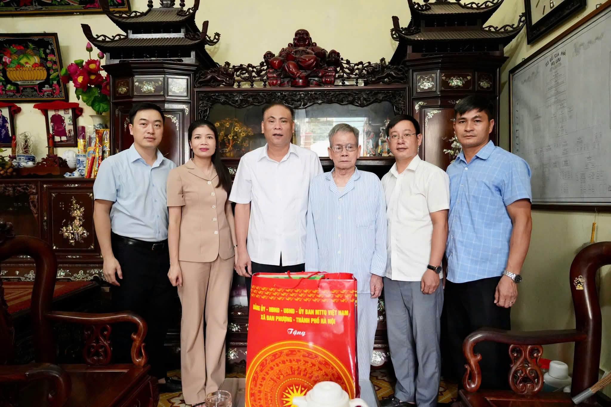 Xã Đan Phượng tri ân người có công nhân dịp Quốc khánh 02-9