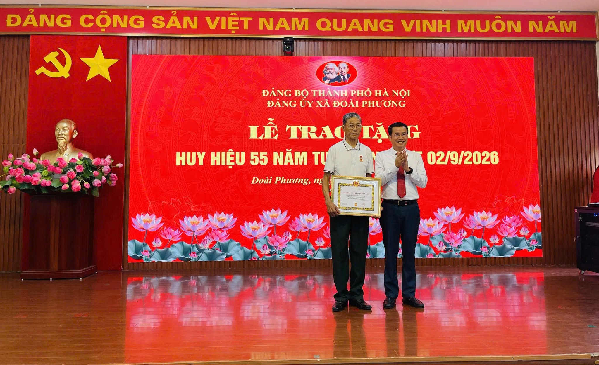Xã Đoài Phương tôn vinh 84 đảng viên bền bỉ cống hiến cho Đảng và quê hương