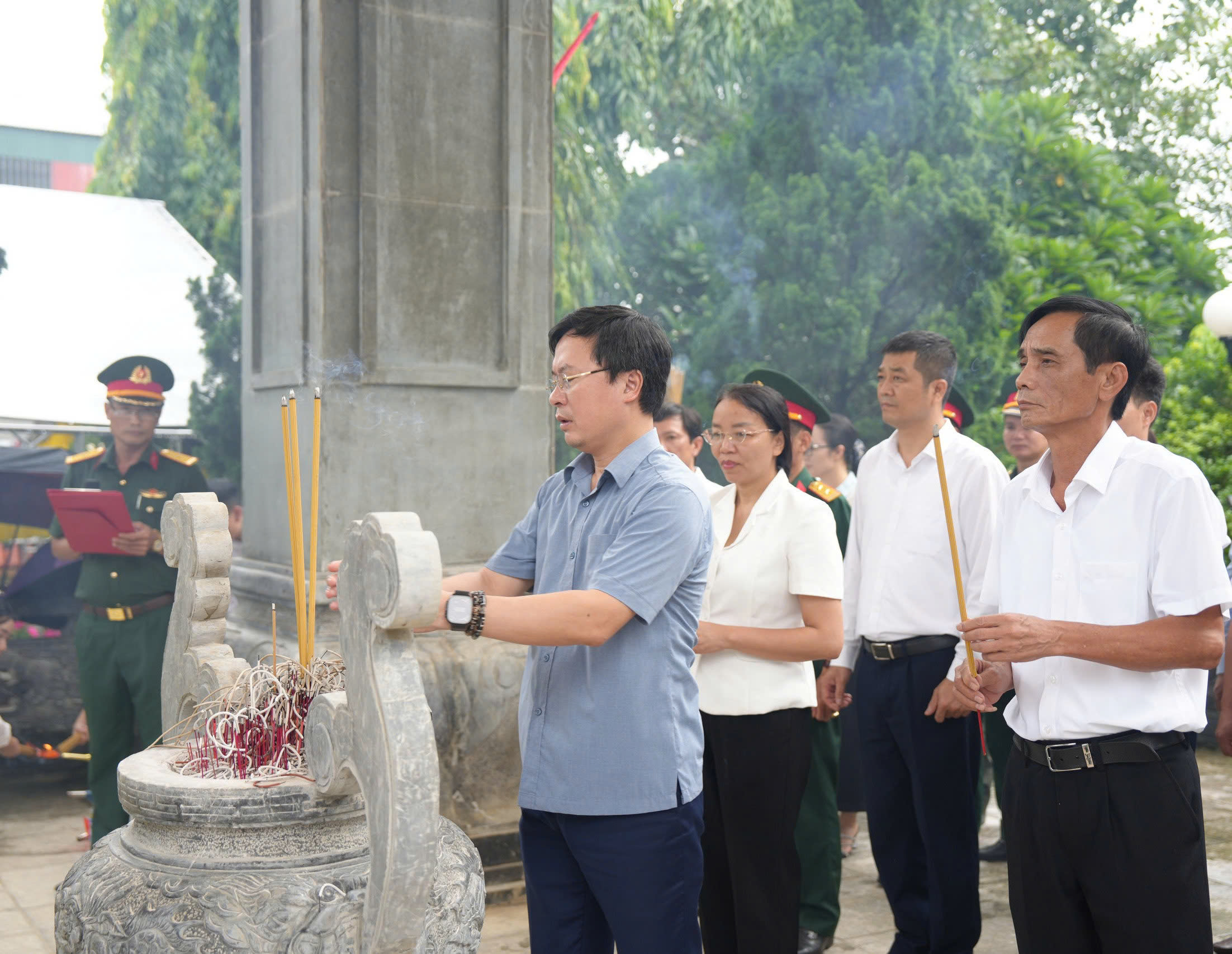 Xã Hạ Bằng dâng hương tưởng niệm Chủ tịch Hồ Chí Minh và các Anh hùng liệt sĩ