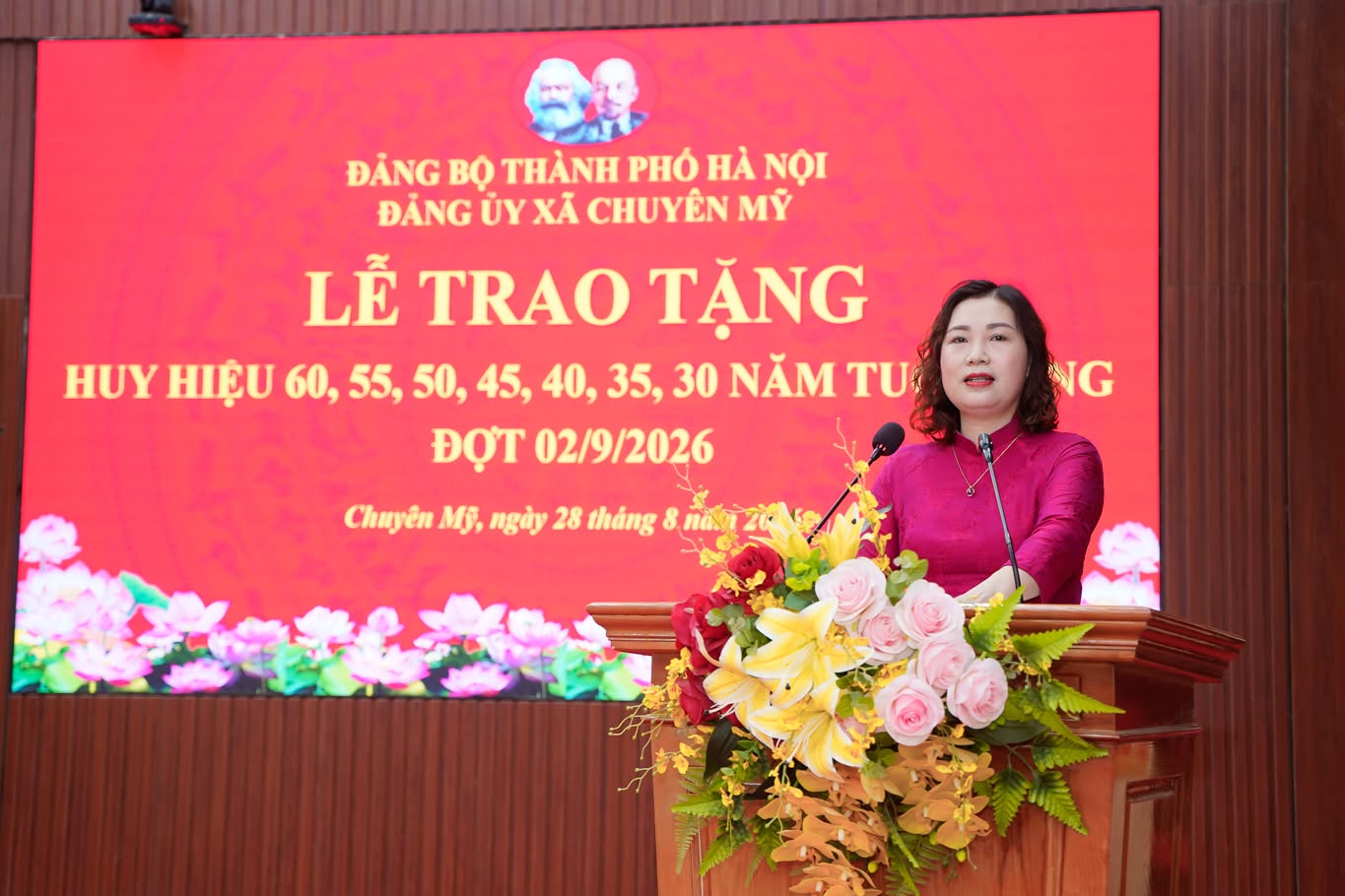 Xã Chuyên Mỹ trao Huy hiệu Đảng, tôn vinh 62 đảng viên qua nhiều thập kỷ cống hiến