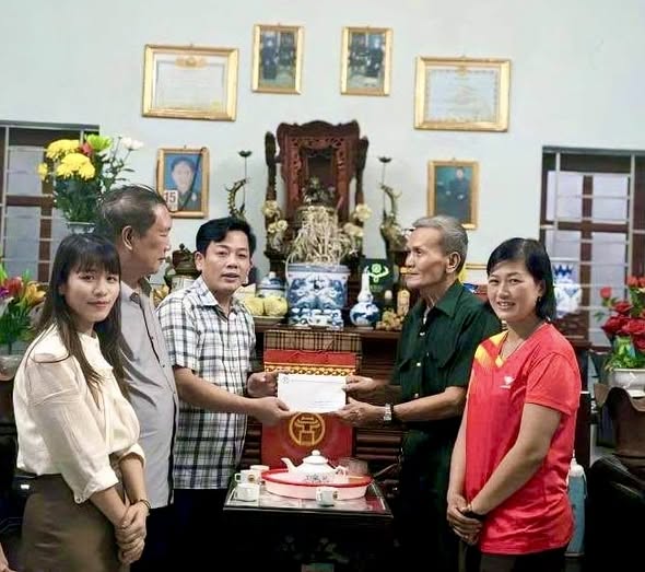 Xã Ứng Thiên trao gửi nghĩa tình, tiếp tục lan tỏa sâu rộng đạo lý “Uống nước nhớ nguồn”