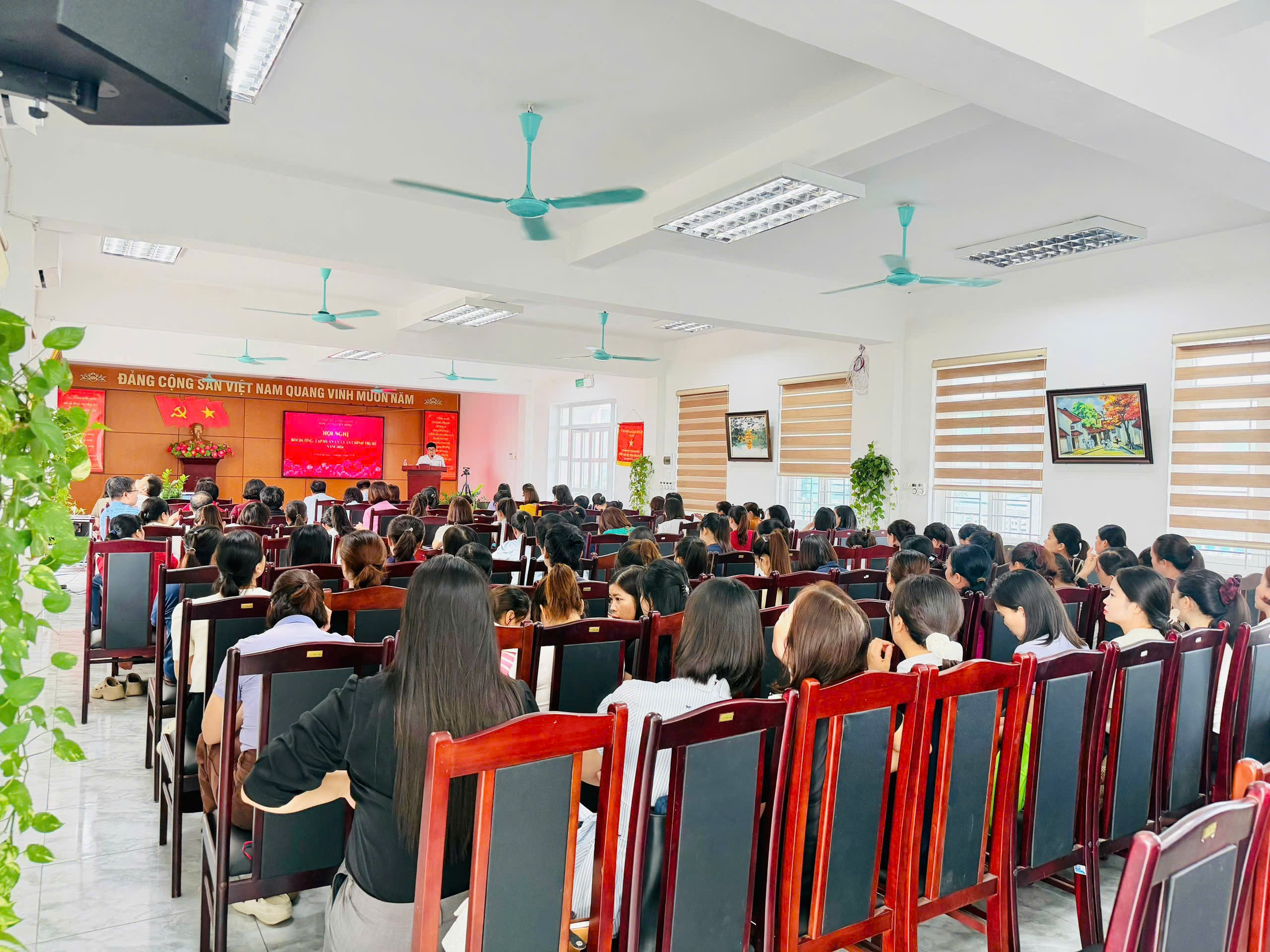 Xã Liên Minh bồi đắp bản lĩnh chính trị cho đội ngũ nhà giáo trước năm học mới