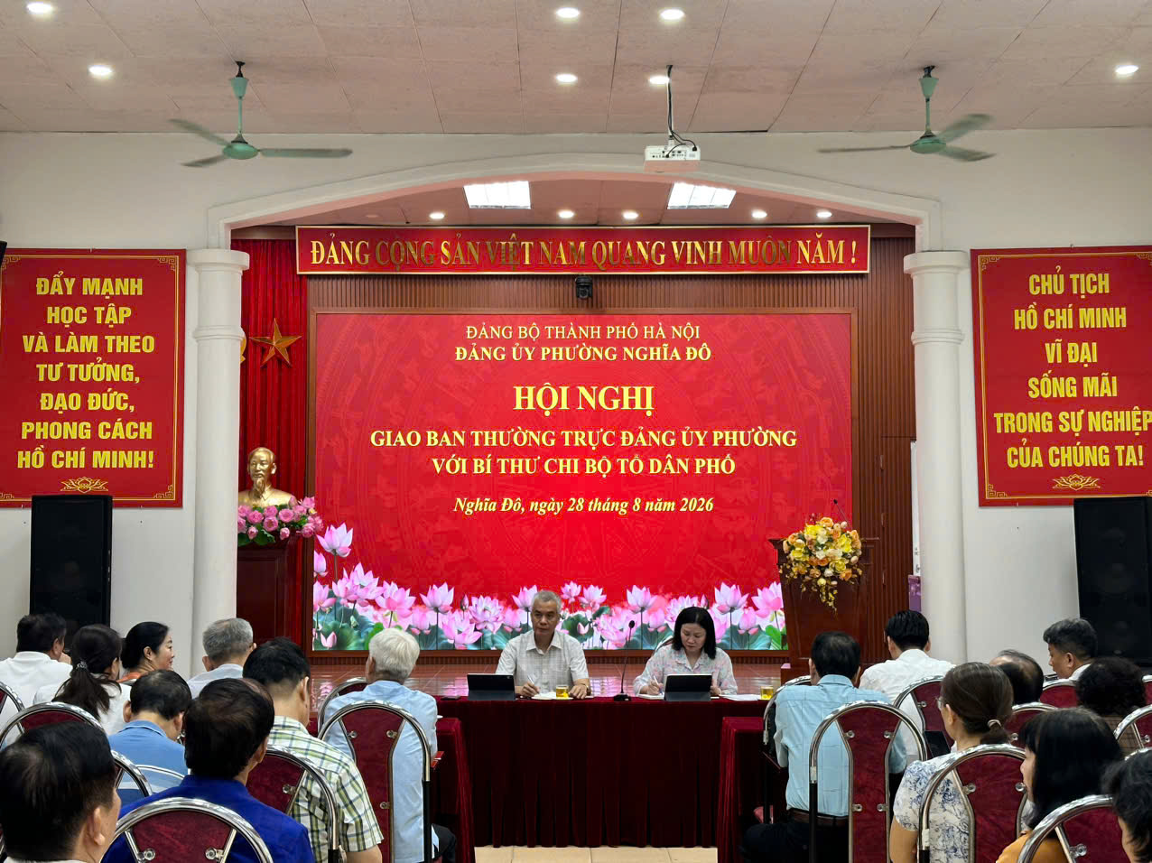 Phường Nghĩa Đô tập trung tháo gỡ những vấn đề dân sinh tại 50 tổ dân phố
