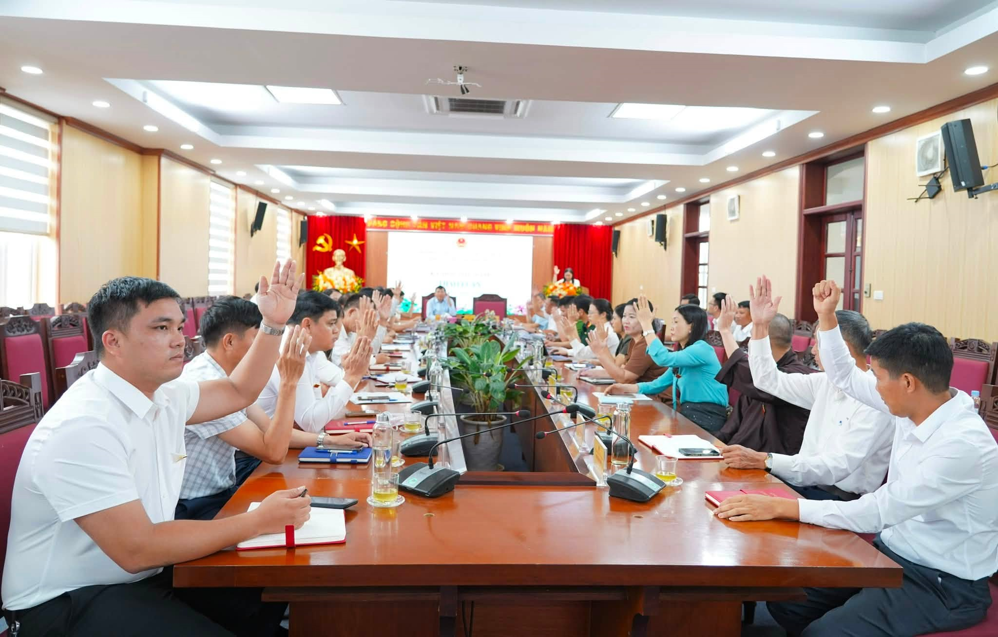 HĐND xã Quang Minh quyết nghị điều chỉnh nguồn lực đầu tư công, tạo đột phá phát triển hạ tầng giao thông