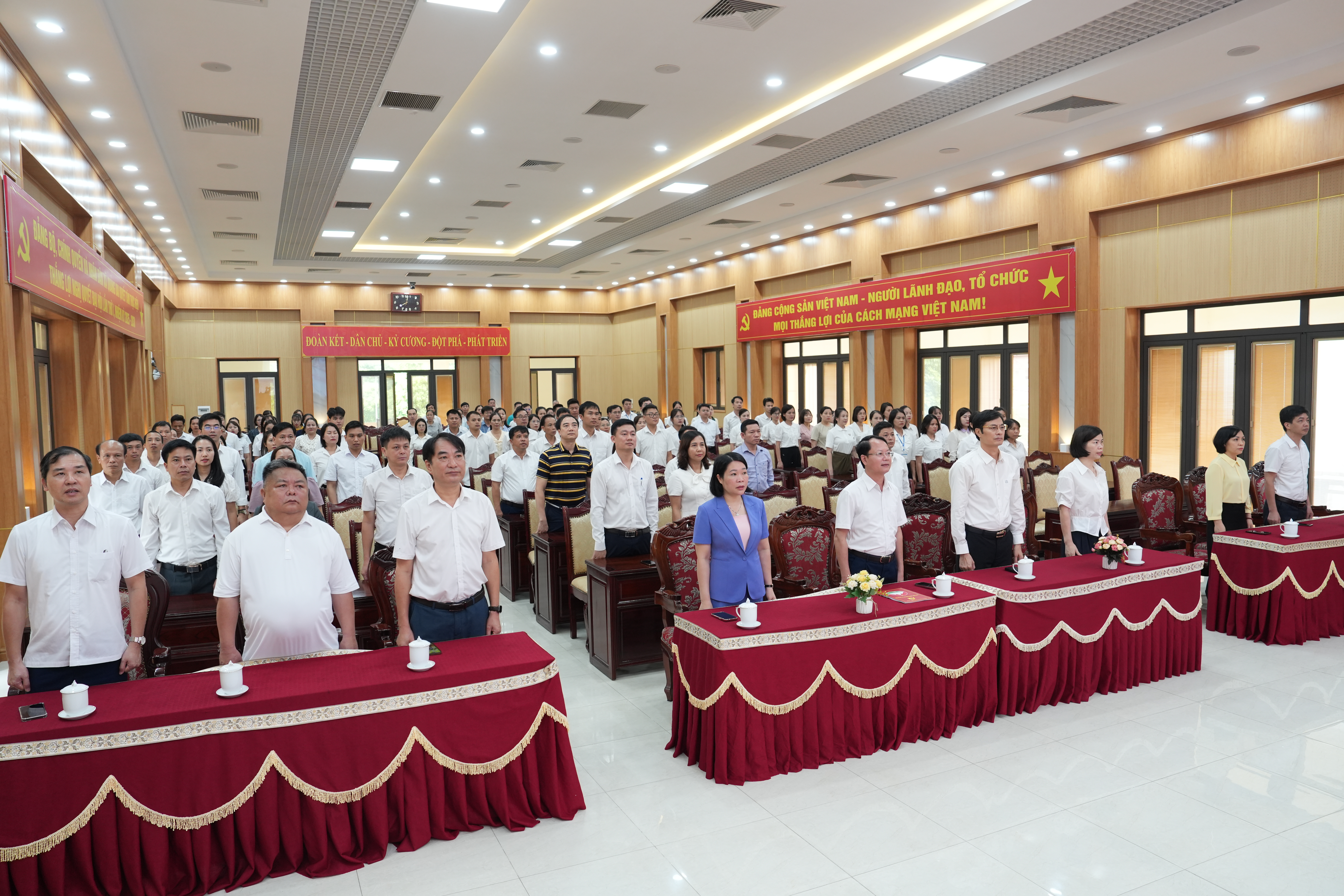 Xã Quảng Oai quyết liệt triển khai nhiệm vụ tháng 8, tạo đà bứt phá hoàn thành các mục tiêu năm 2026
