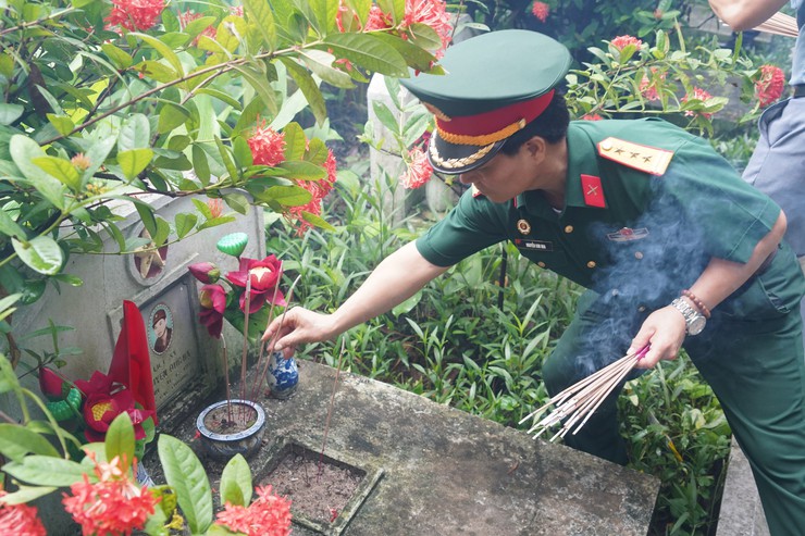 Phường Chương Mỹ dâng hương tưởng niệm các anh hùng liệt sĩ nhân kỷ niệm 81 năm ngày Quốc khánh 2/9
