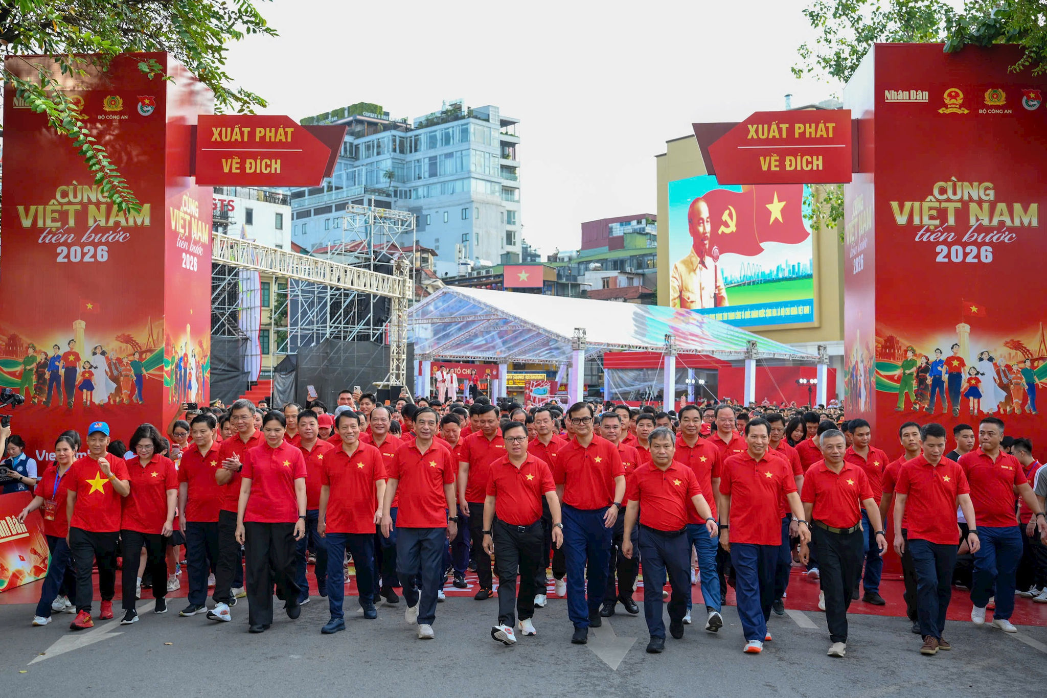 Sôi nổi sự kiện “Cùng Việt Nam tiến bước” lần thứ hai năm 2026 tại Hà Nội