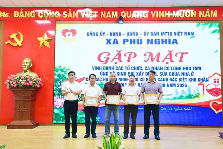 Xã Phú Nghĩa lan tỏa sức mạnh đại đoàn kết, huy động nguồn lực xây dựng mái ấm cho hộ khó khăn