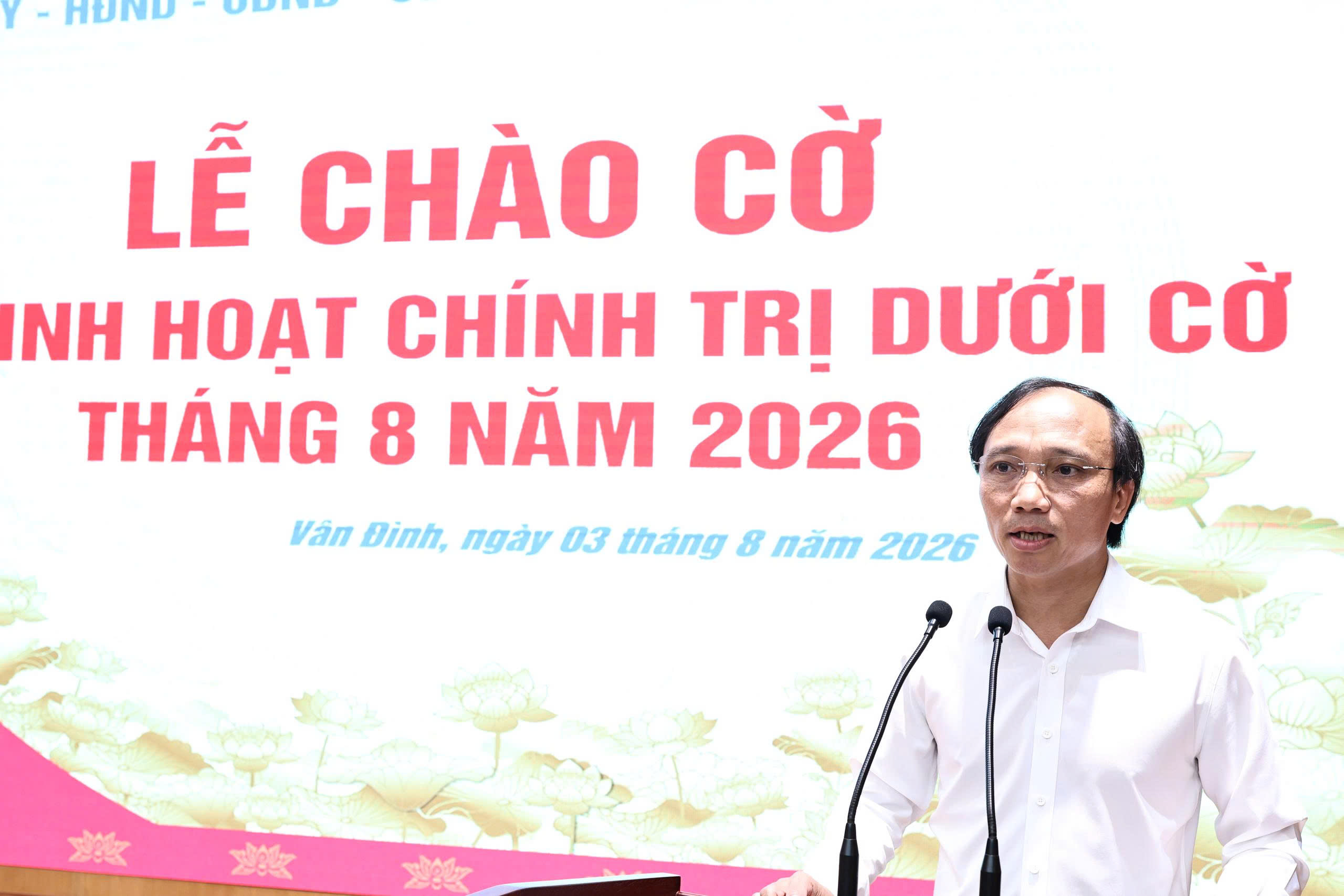 Xã Vân Đình biểu dương điển hình tiên tiến, phát động đợt tăng tốc hoàn thành nhiệm vụ tháng 8