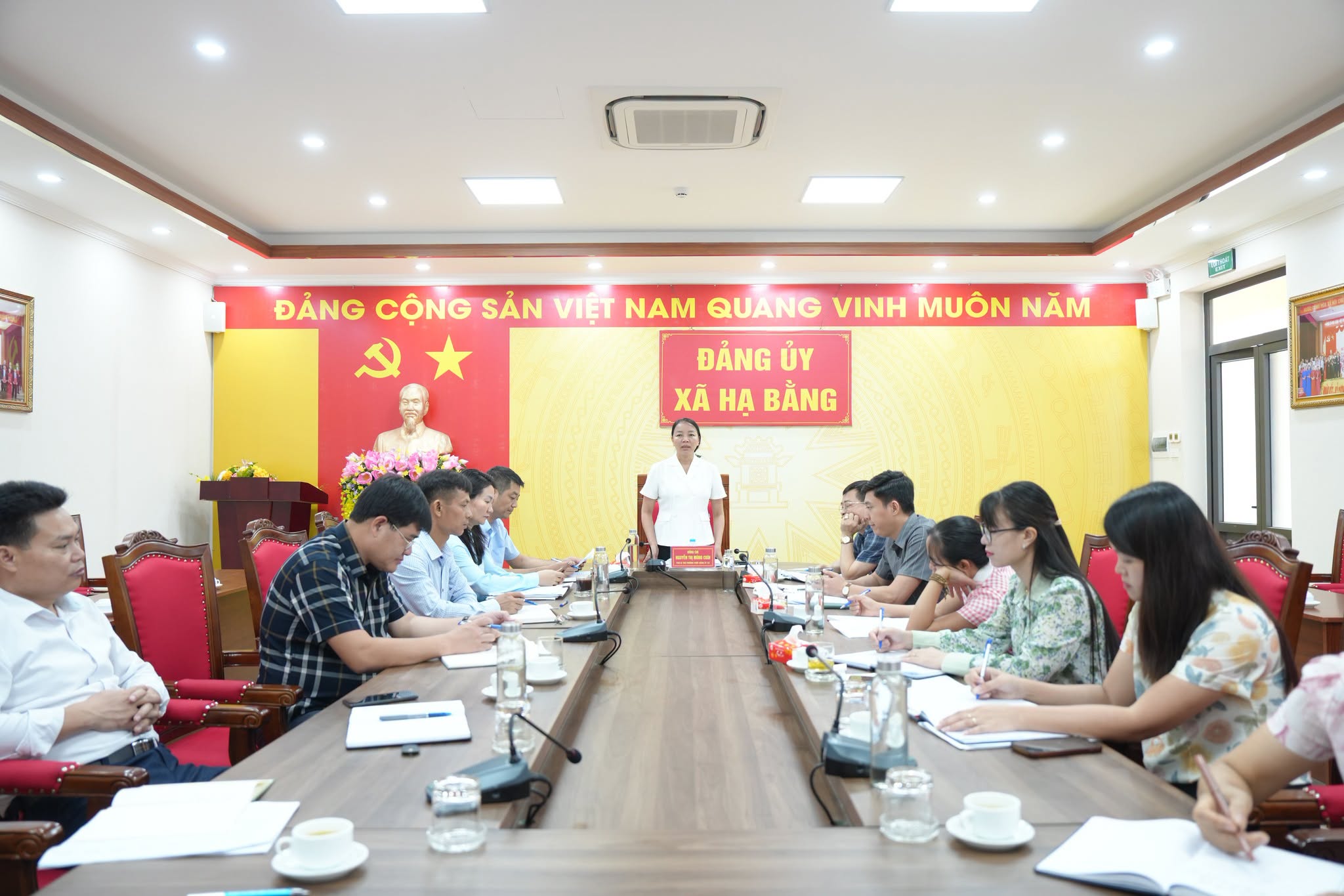Xã Hạ Bằng tổ chức giao ban cơ quan tham mưu, giúp việc Đảng ủy: Quyết liệt triển khai nhiệm vụ trọng tâm tháng 8-2026