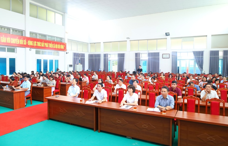Phường Tùng Thiện nâng cao năng lực số cho đội ngũ cán bộ, đưa HanoiWork vào phục vụ điều hành thống nhất