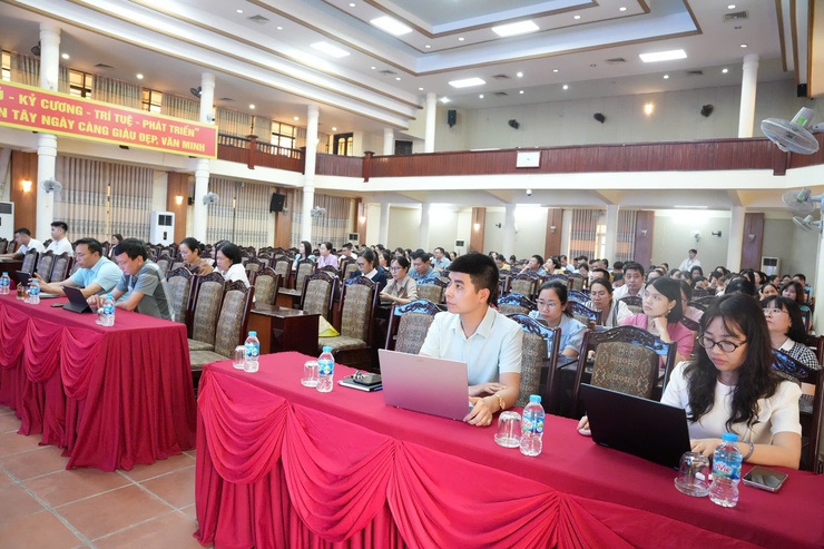 Phường Sơn Tây đẩy mạnh chuyển đổi số, đưa nền tảng HanoiWork vào hoạt động quản lý, điều hành