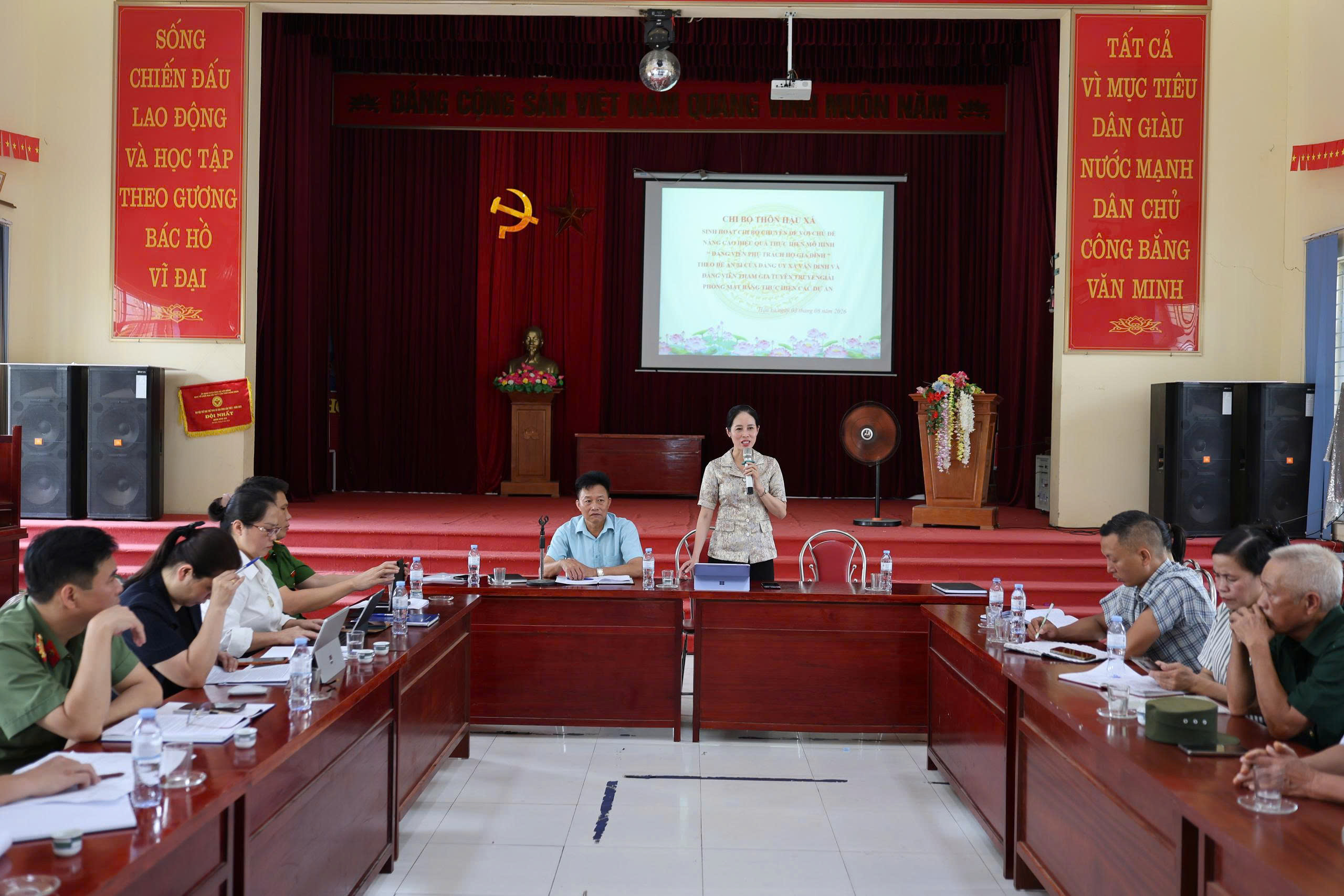 Chi bộ thôn Hậu Xá, xã Vân Đình phát huy vai trò đảng viên, tạo đồng thuận giải phóng mặt bằng Dự án đường tránh Quốc lộ 21B