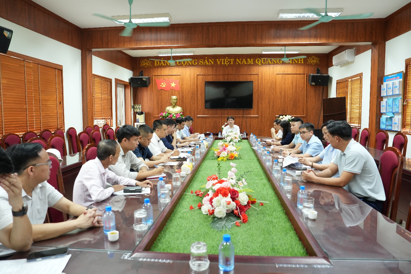 Tăng tốc hoàn thiện các dự án trường học, quyết tâm bảo đảm tiến độ trước năm học mới