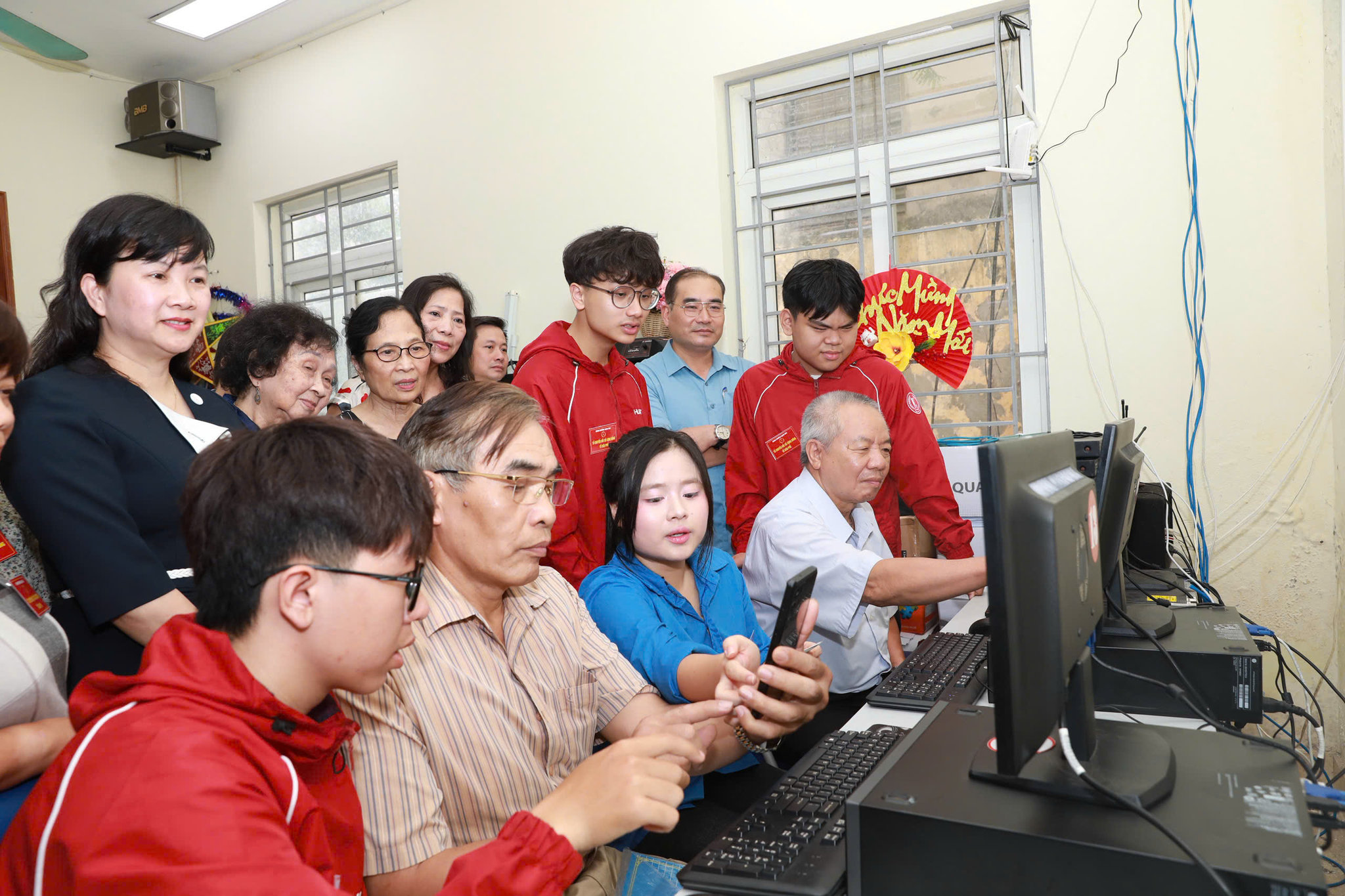 Phường Bạch Mai đẩy mạnh chuyển đổi số trong công tác Đảng, nâng cao chất lượng phục vụ tổ chức đảng và đảng viên
