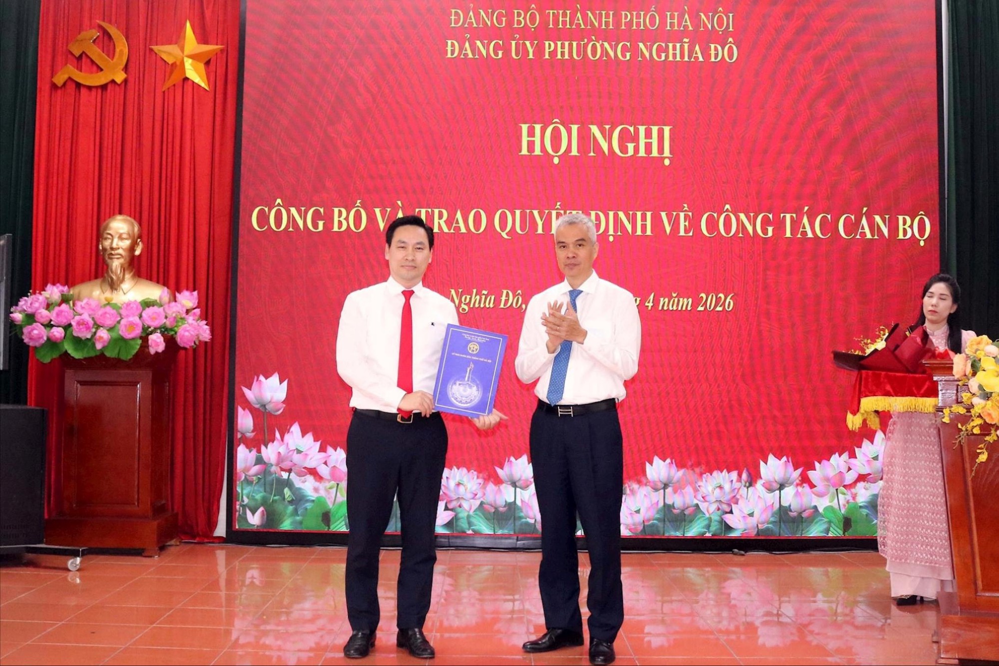 Phường Nghĩa Đô kiện toàn lãnh đạo UBND, trao quyết định phê chuẩn chức danh Phó Chủ tịch UBND phường nhiệm kỳ 2026-2031
