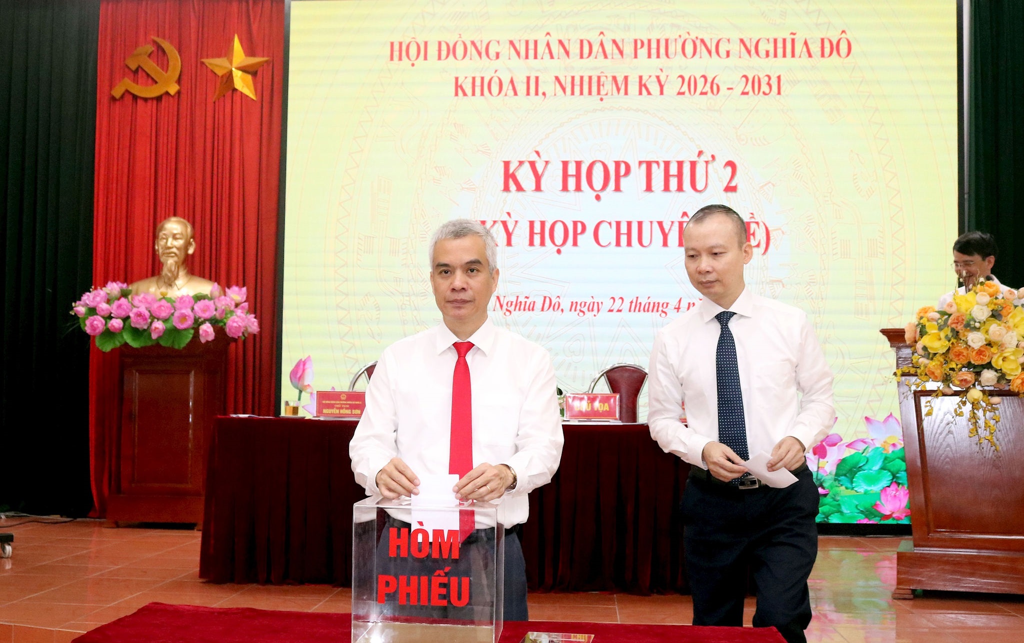 Phường Nghĩa Đô kiện toàn nhân sự UBND, tăng cường hiệu quả giám sát của HĐND