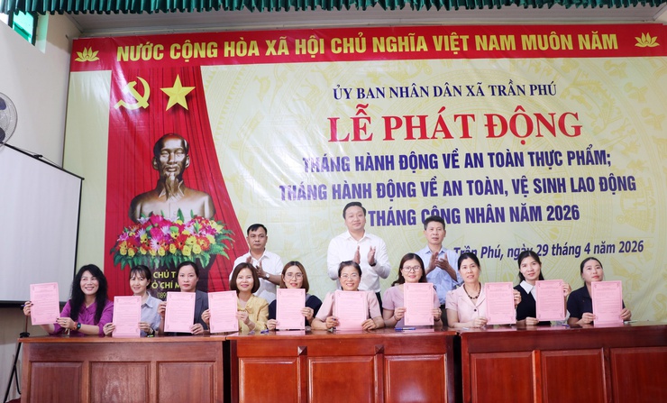 Xã Trần Phú phát động ba chương trình trọng điểm, tăng cường trách nhiệm bảo vệ sức khỏe người dân và người lao động