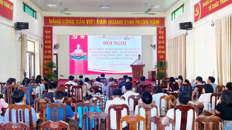 Xã Trần Phú bồi dưỡng kỹ năng số và ứng dụng AI cho đội ngũ cán bộ, tạo nền tảng thúc đẩy chuyển đổi số