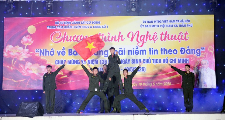 Xã Trần Phú: Chương trình nghệ thuật “Nhớ về Bác – Sáng mãi niềm tin theo Đảng” lan tỏa tình yêu quê hương, đất nước