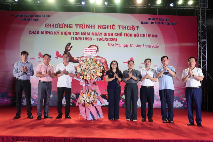Xã Hòa Phú rực rỡ đêm nghệ thuật tri ân Chủ tịch Hồ Chí Minh, lan tỏa niềm tin và khát vọng cống hiến