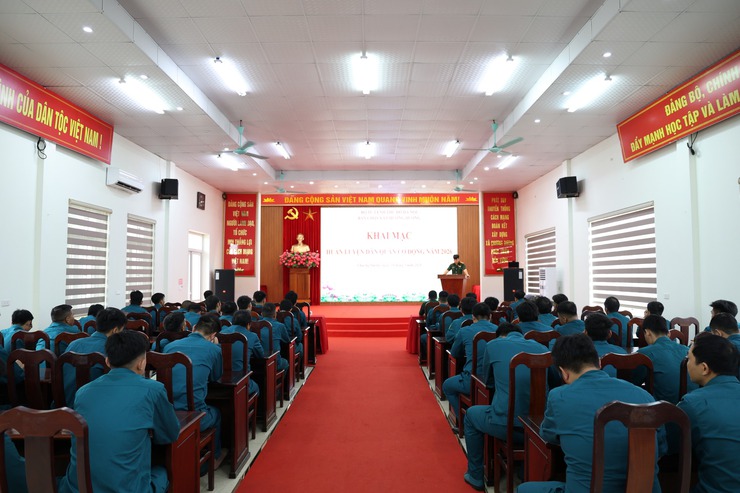 Xã Chương Dương khai mạc huấn luyện lực lượng Dân quân cơ động năm 2026, nâng cao năng lực sẵn sàng chiến đấu