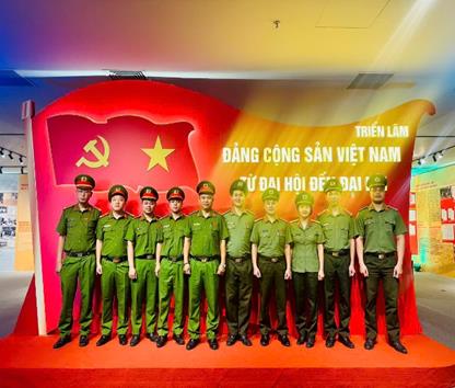 Công an xã Nam Phù giáo dục truyền thống qua chuỗi hoạt động sinh hoạt chính trị giàu ý nghĩa