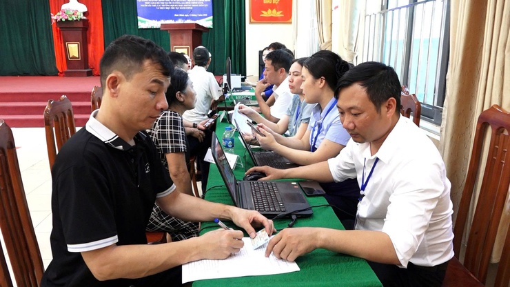 Xã Bình Minh đưa "Tổ hành chính công xung kích" đến tận cơ sở, mở rộng dịch vụ công phục vụ người dân