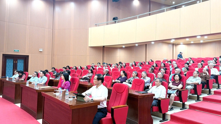 Phường Cầu Giấy cập nhật tình hình thời sự quốc tế, nâng cao bản lĩnh chính trị cho đội ngũ cán bộ, đảng viên